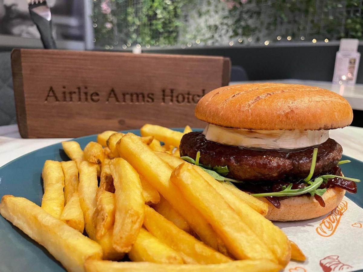 Airlie Arms Hotel Kirriemuir Eksteriør bilde