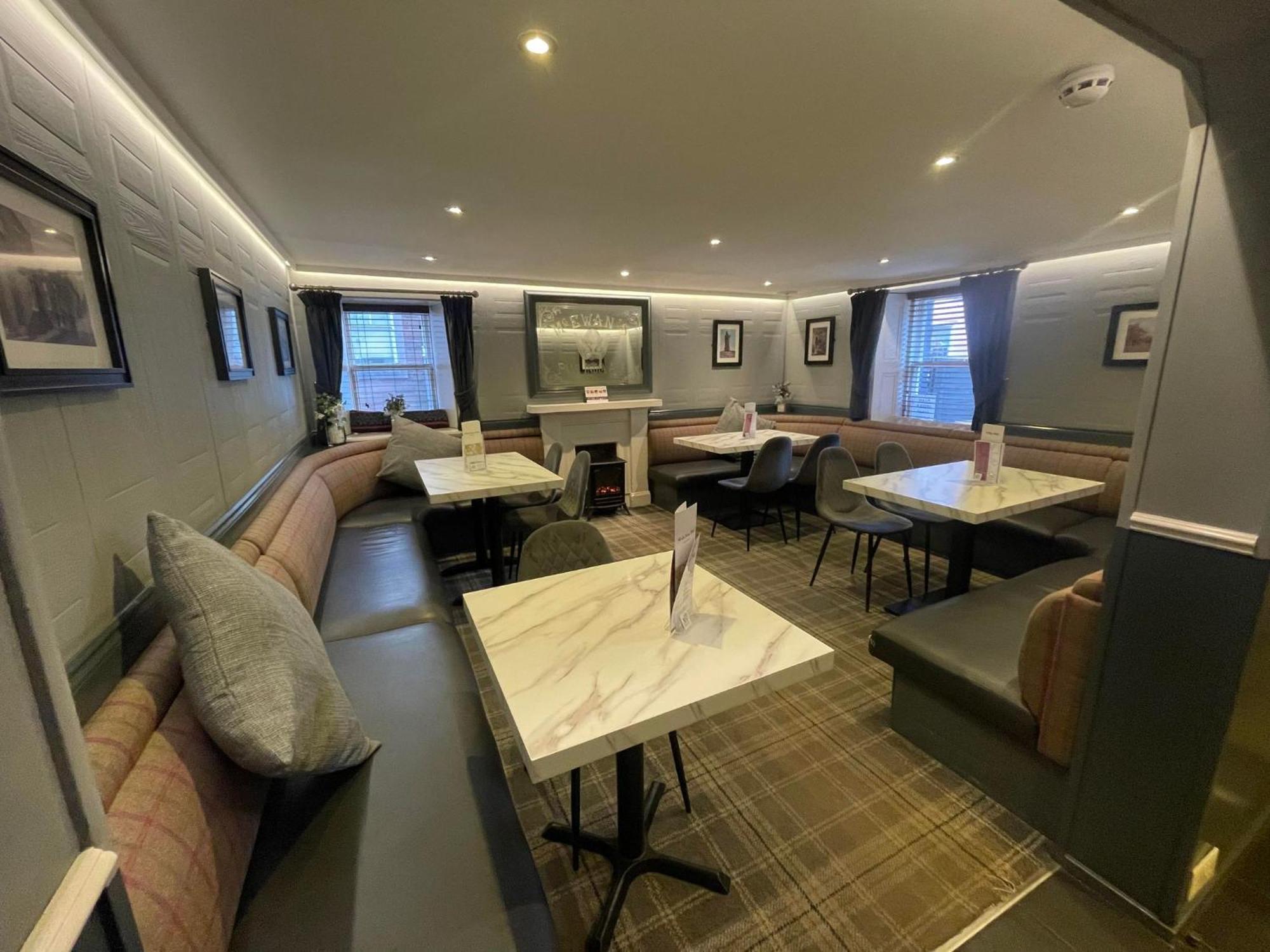 Airlie Arms Hotel Kirriemuir Eksteriør bilde