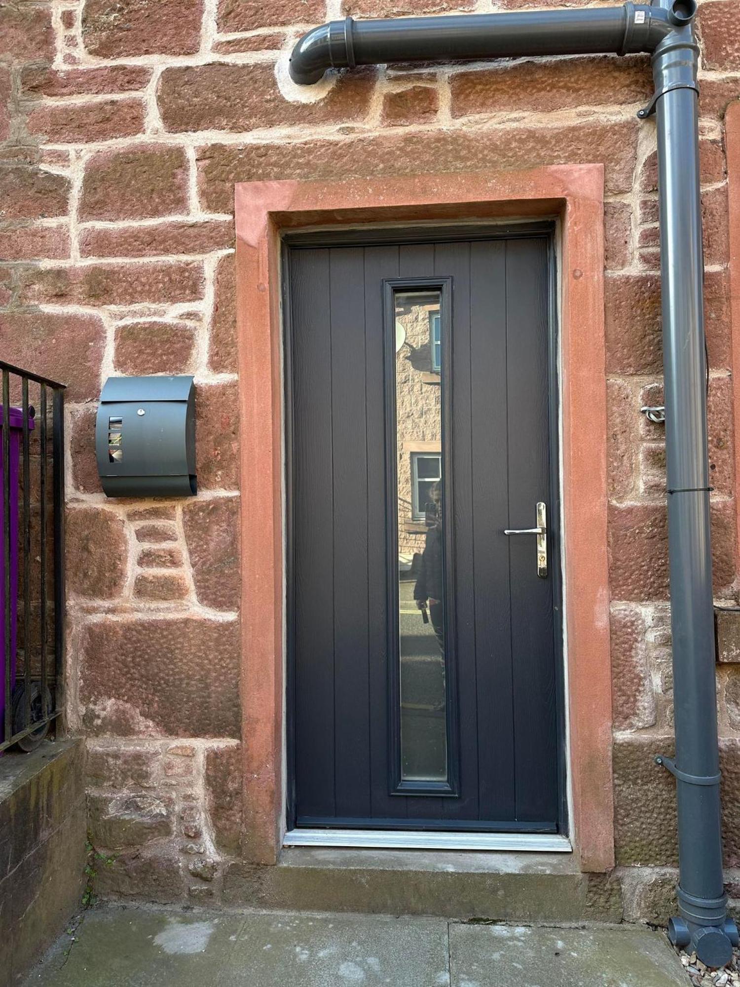 Airlie Arms Hotel Kirriemuir Rom bilde