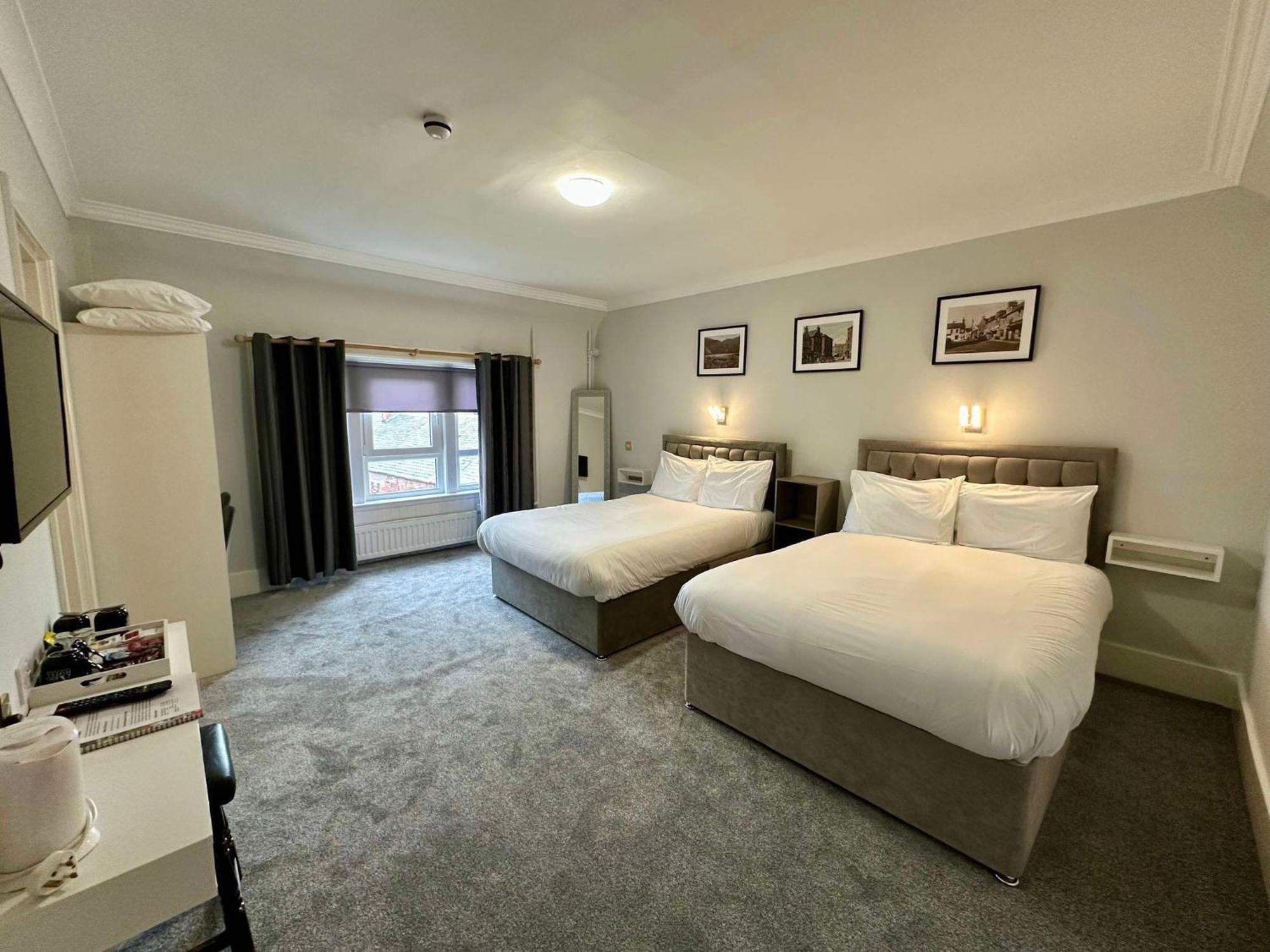 Airlie Arms Hotel Kirriemuir Eksteriør bilde