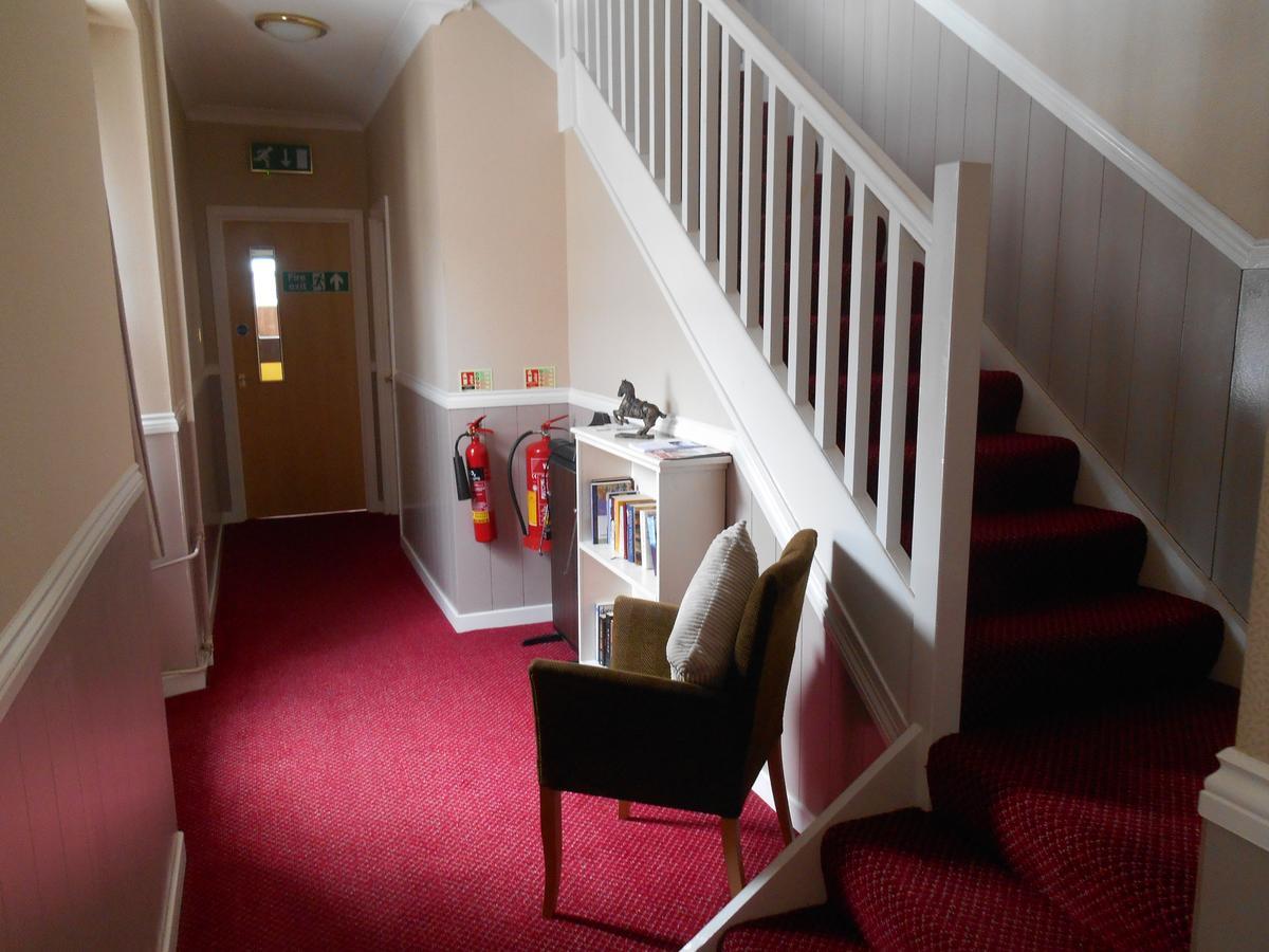Airlie Arms Hotel Kirriemuir Eksteriør bilde